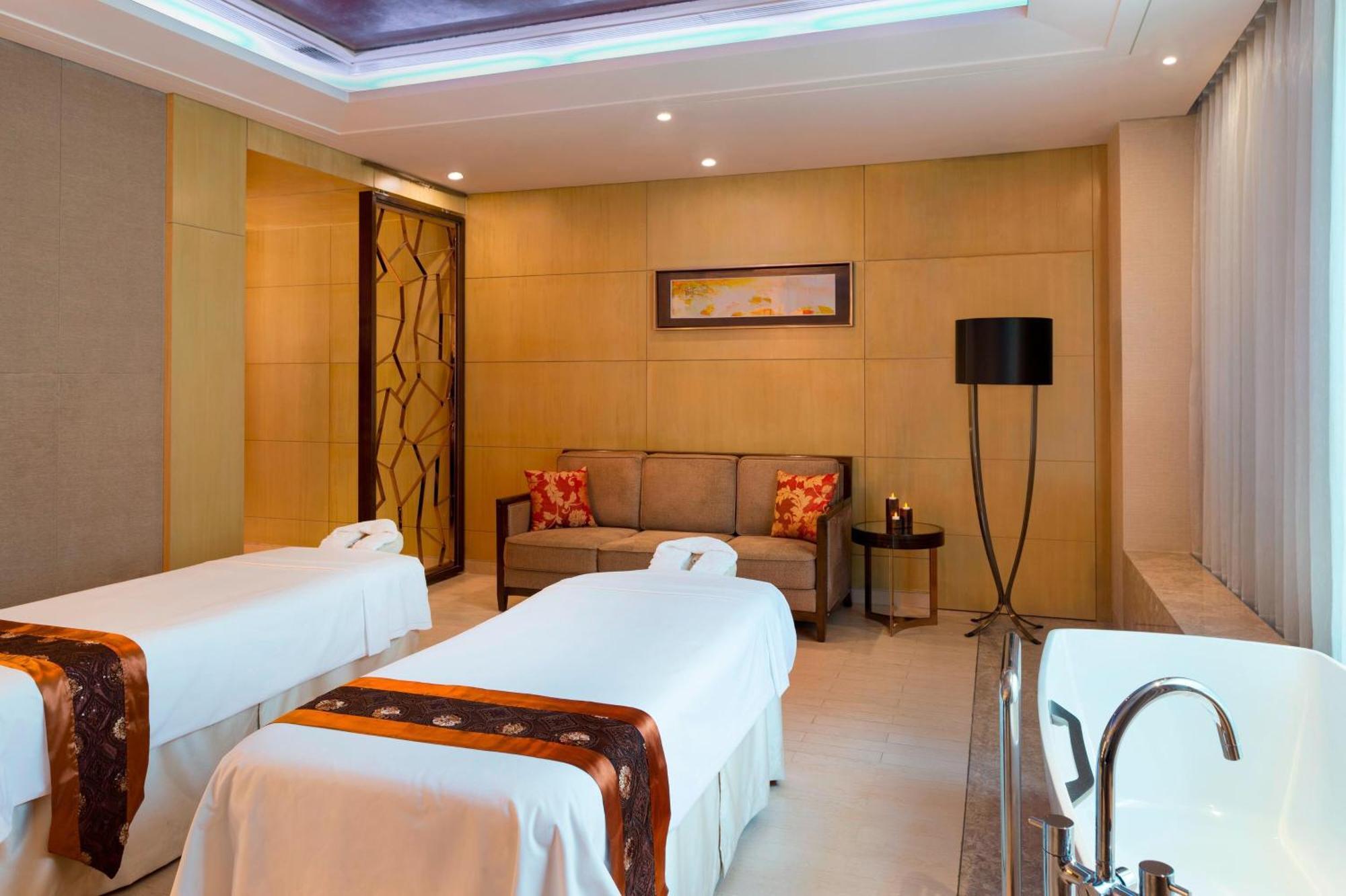 Sheraton Changchun Jingyuetan Hotel Экстерьер фото