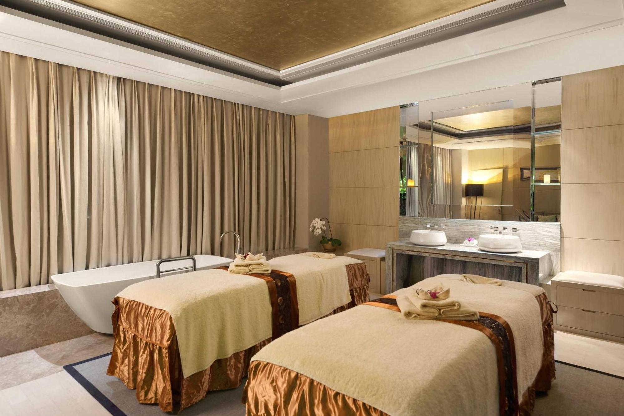 Sheraton Changchun Jingyuetan Hotel Экстерьер фото