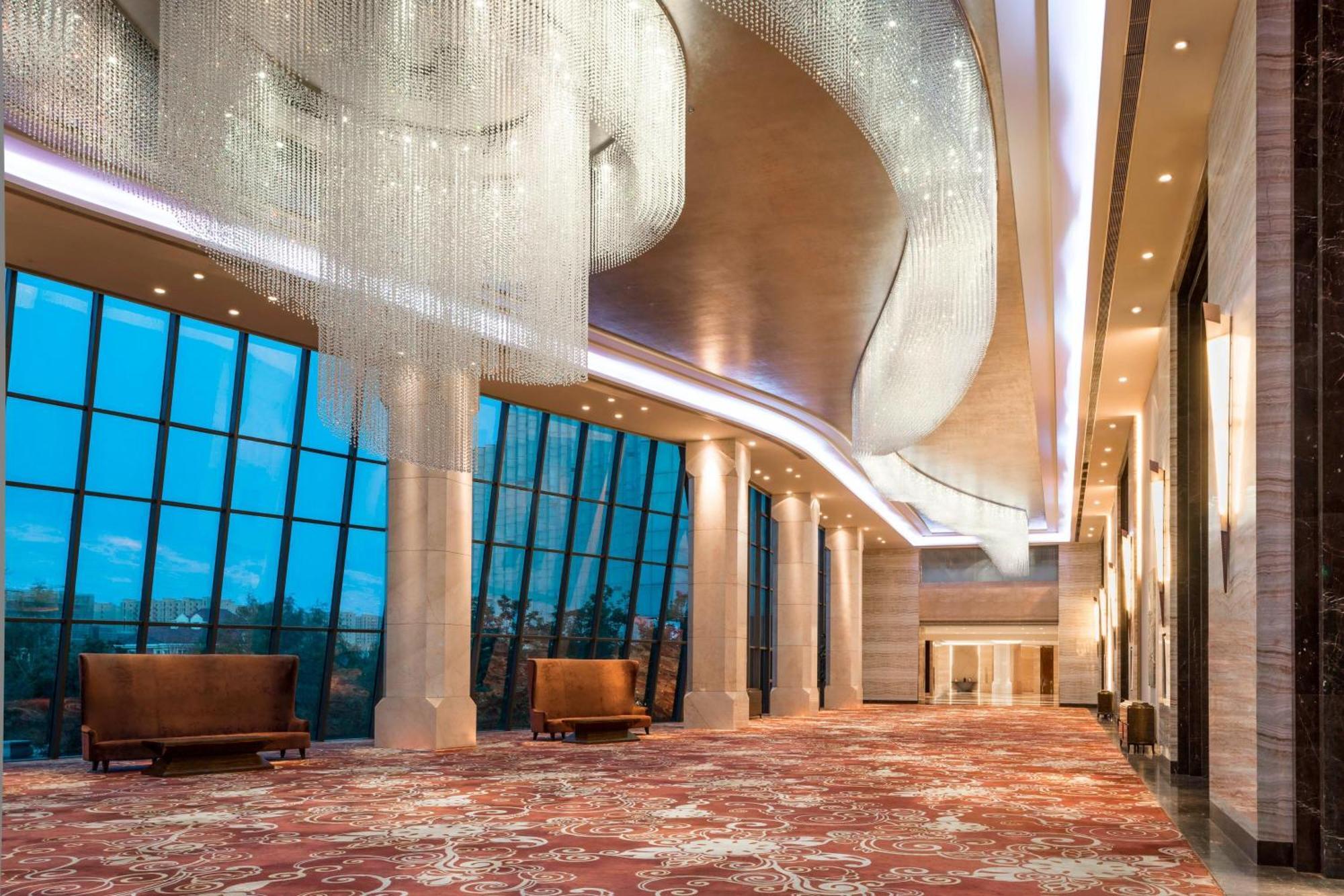Sheraton Changchun Jingyuetan Hotel Экстерьер фото