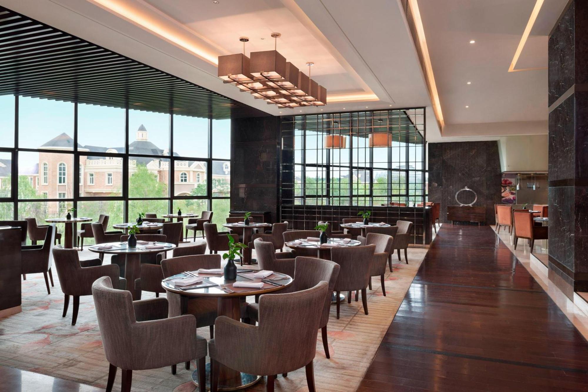 Sheraton Changchun Jingyuetan Hotel Экстерьер фото