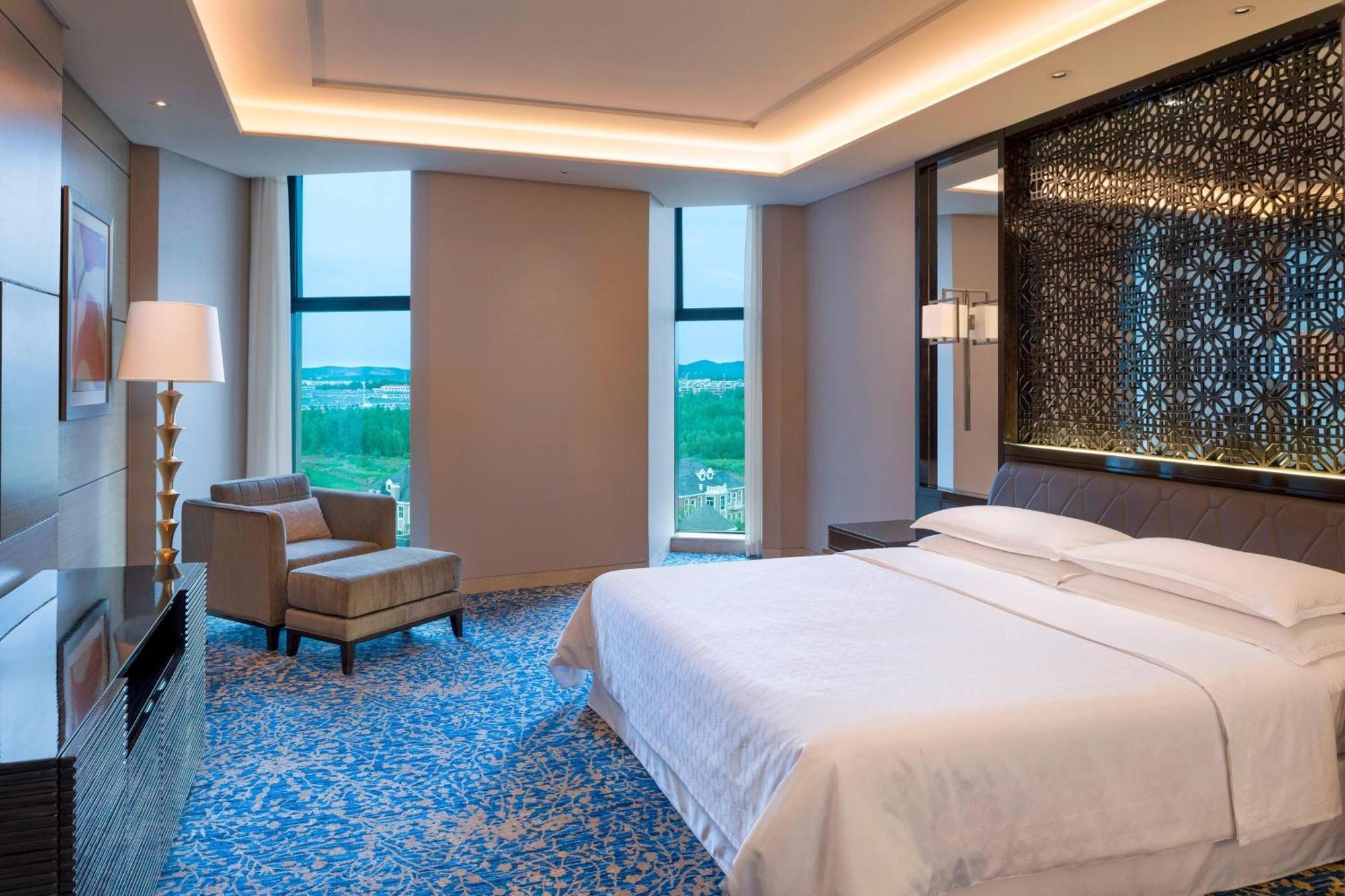 Sheraton Changchun Jingyuetan Hotel Экстерьер фото