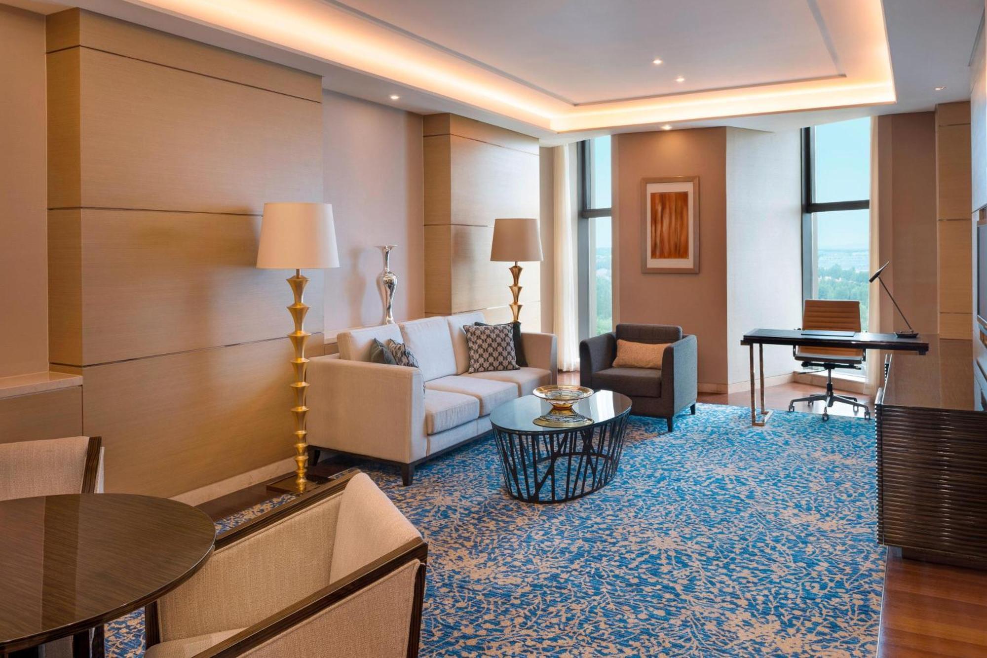 Sheraton Changchun Jingyuetan Hotel Экстерьер фото