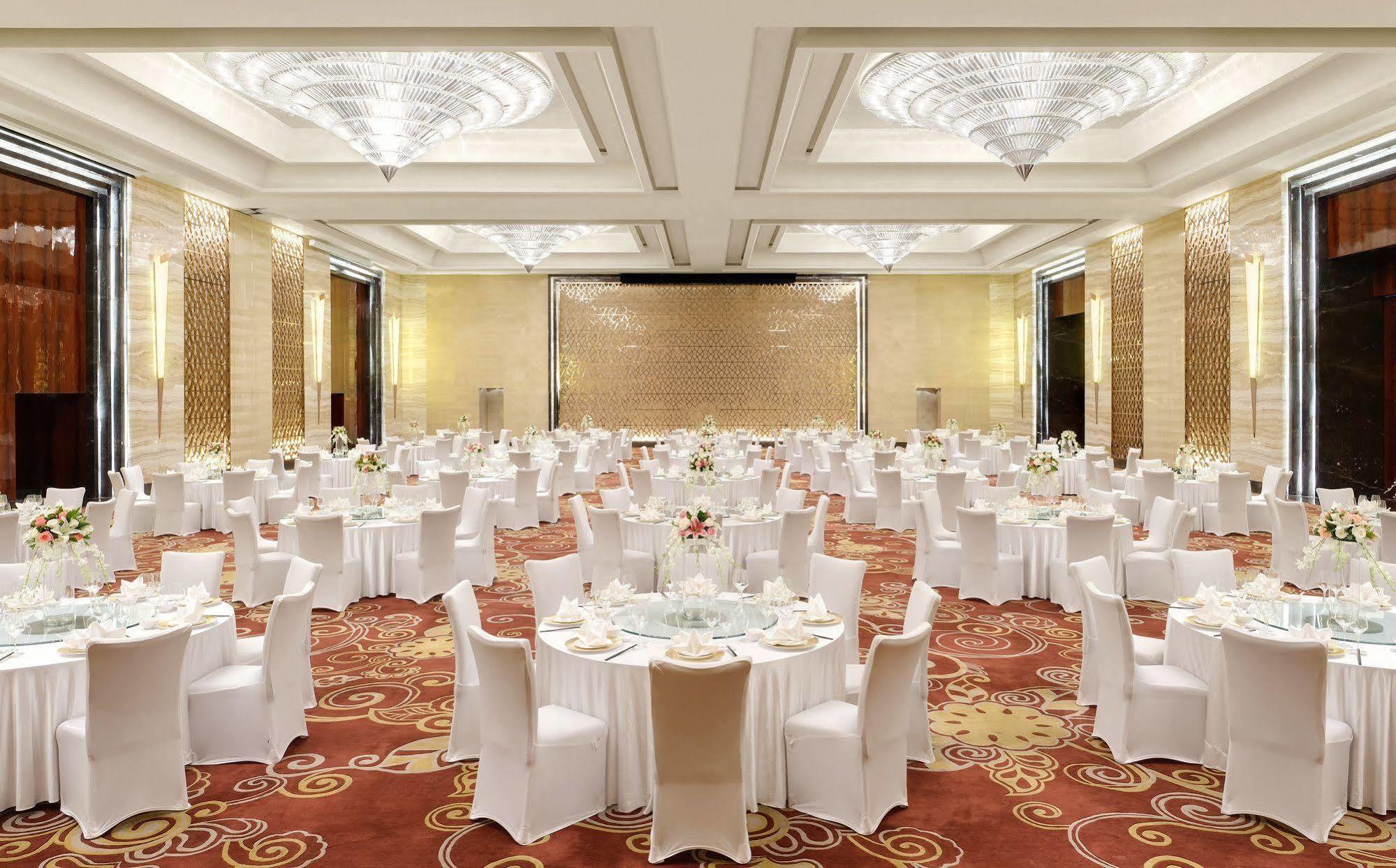 Sheraton Changchun Jingyuetan Hotel Экстерьер фото