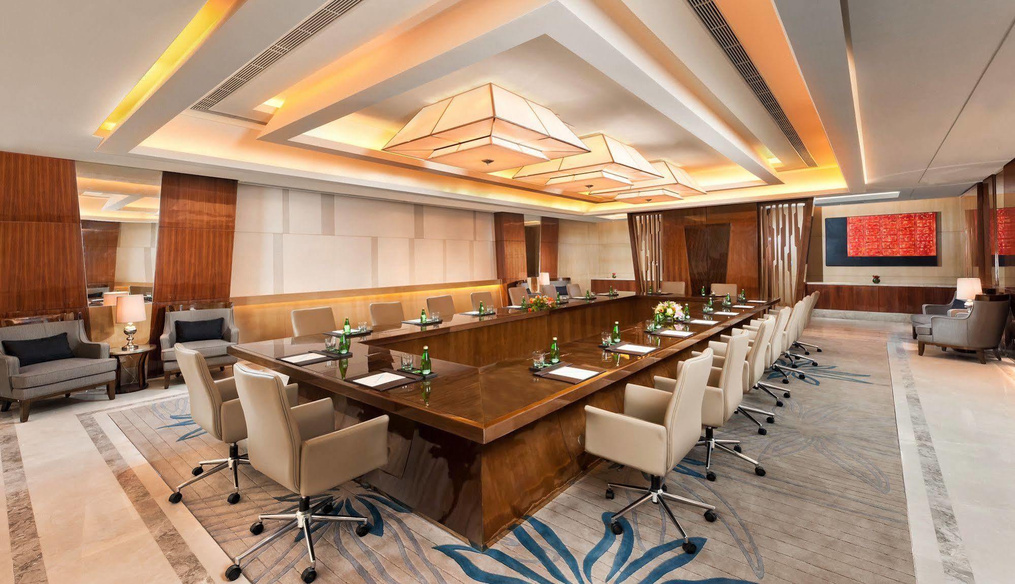 Sheraton Changchun Jingyuetan Hotel Экстерьер фото